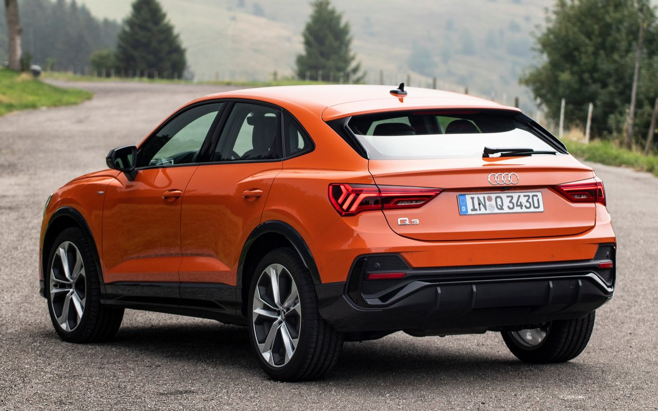 Comparison Audi Q3 Sportback S line 2020 vs Audi Q2 2021 SUV Drive